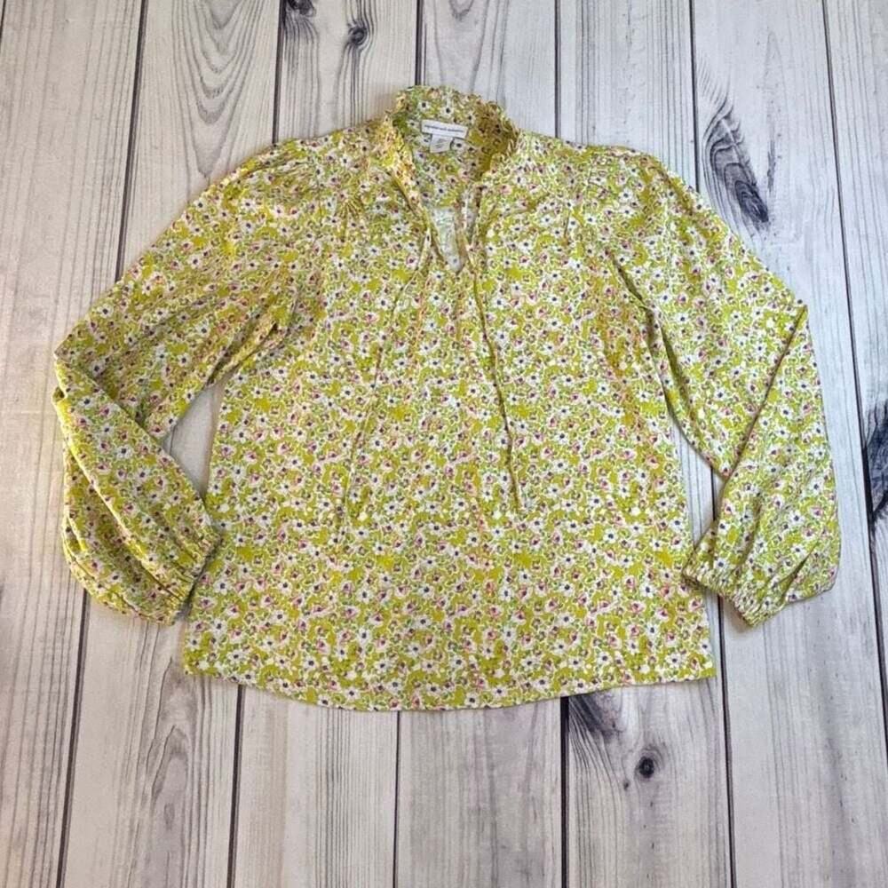 Cupcakes and Cashmere Lime Green Floral Ruffle Neck Tie Blouse SZ S Spring